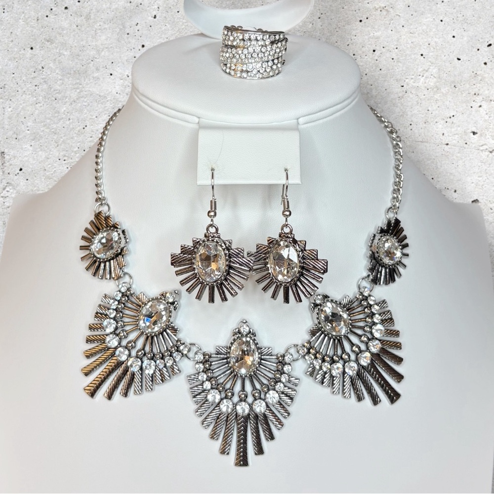 NWT Paparazzi Miss YOU-niverse Crystal 3-Piece Set | Necklace Earrings Ring